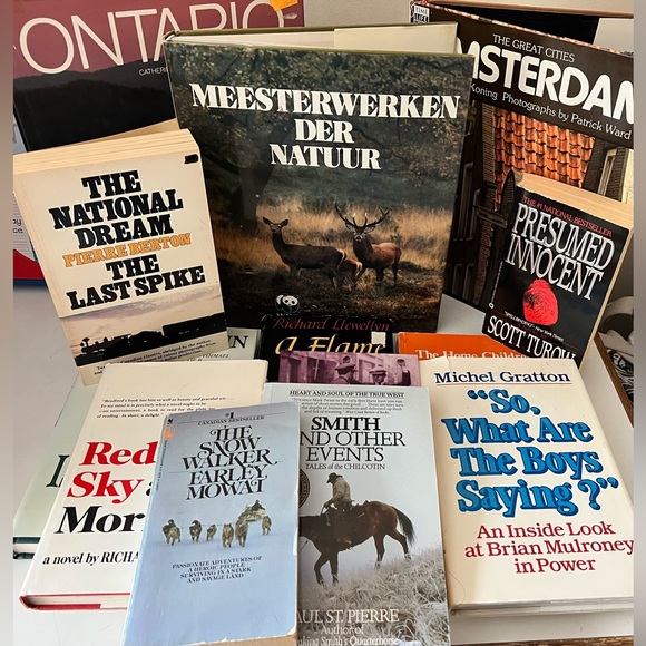 Set of Books - Picture 10 of 13